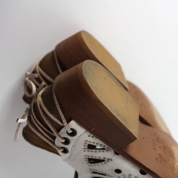 Musse & Cloud Western laser cut distressed white Booties Ankle boots 5 US  / 36 - Picture 12 of 14